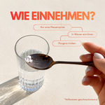 NMN Pulver auf einem Löffel über einem Wasserglas, dazu die drei Schritte der Einnahme